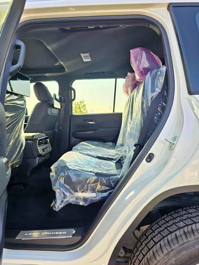 Toyota Land Cruiser GXR TWIN TURBO || 3.5L V6 PETROL | RR ENTERTAINMENT SCREEN | SUNROOF | FRONT PWR SEATS (CODE#GXR3M2)-11