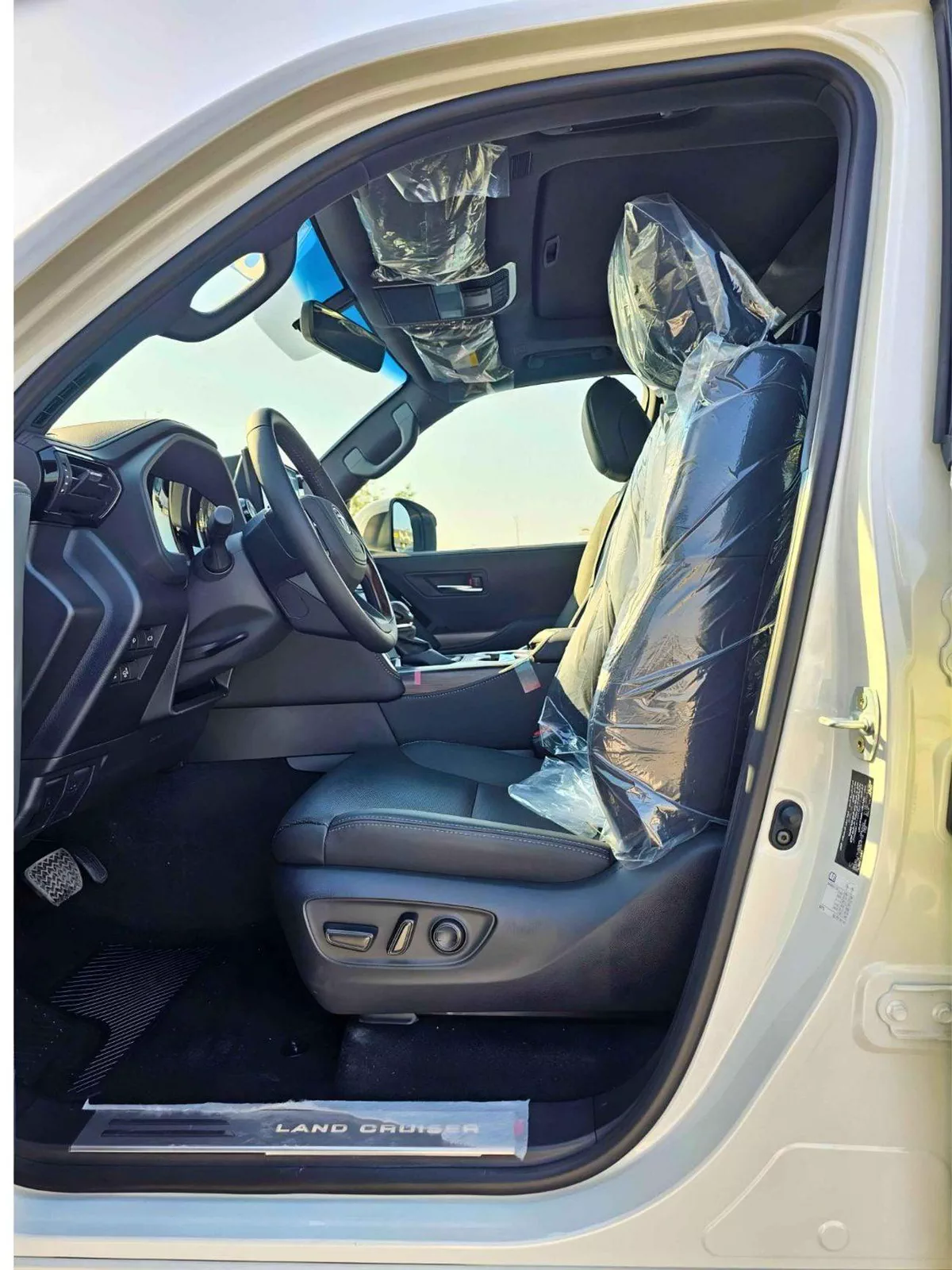 Toyota Land Cruiser GXR TWIN TURBO || 3.5L V6 PETROL | RR ENTERTAINMENT SCREEN | SUNROOF | FRONT PWR SEATS (CODE#GXR3M2)-9-0