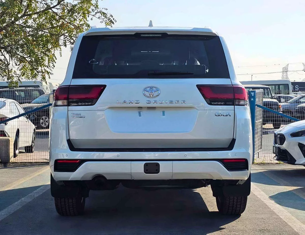 Toyota Land Cruiser GXR TWIN TURBO || 3.5L V6 PETROL | RR ENTERTAINMENT SCREEN | SUNROOF | FRONT PWR SEATS (CODE#GXR3M2)-3-0