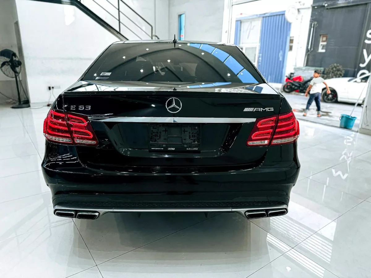 2010 Mercedes-Benz E 63 AMG 6.5L V8 // Cash / Credit Card-1-1