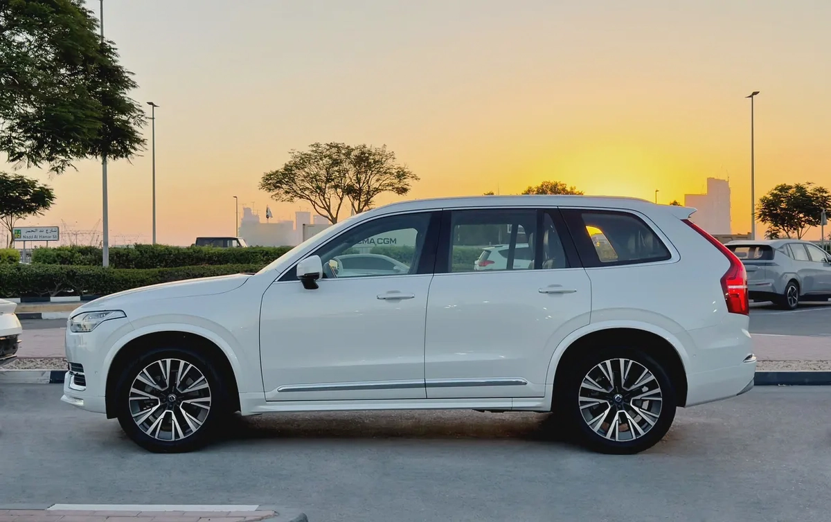 2022 Volvo XC90 B6, GCC Specifications