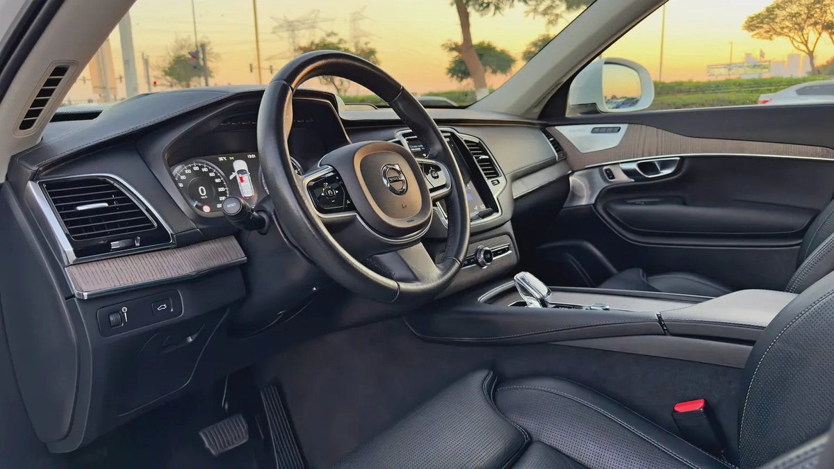 2022 Volvo XC90 B6, GCC Specifications