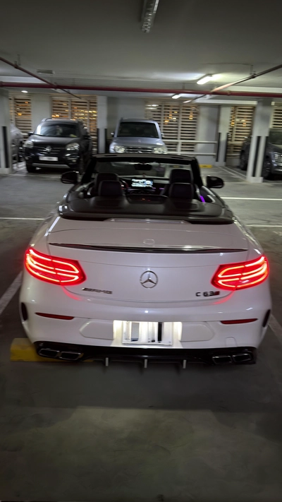 urgent sale MERCEDES BENZ C63 2017-8