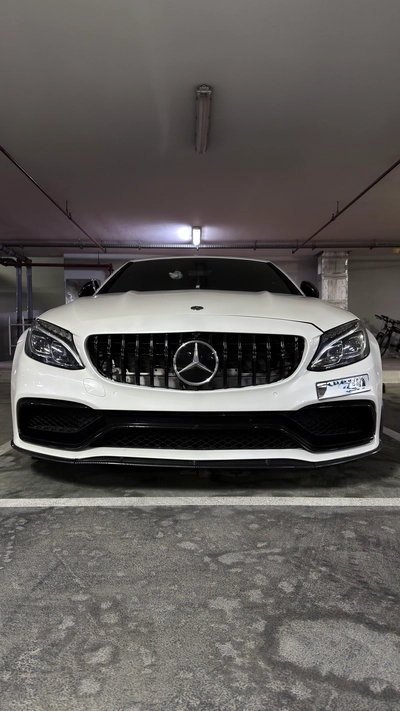 urgent sale MERCEDES BENZ C63 2017-9