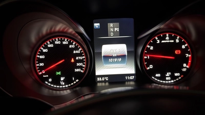 urgent sale MERCEDES BENZ C63 2017-4