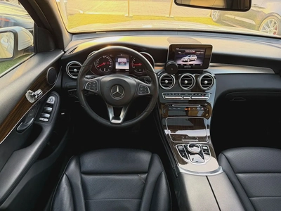 Mercedes-Benz GLC 300 4MATIC 2018 | American Specs | Pristine Condition-8
