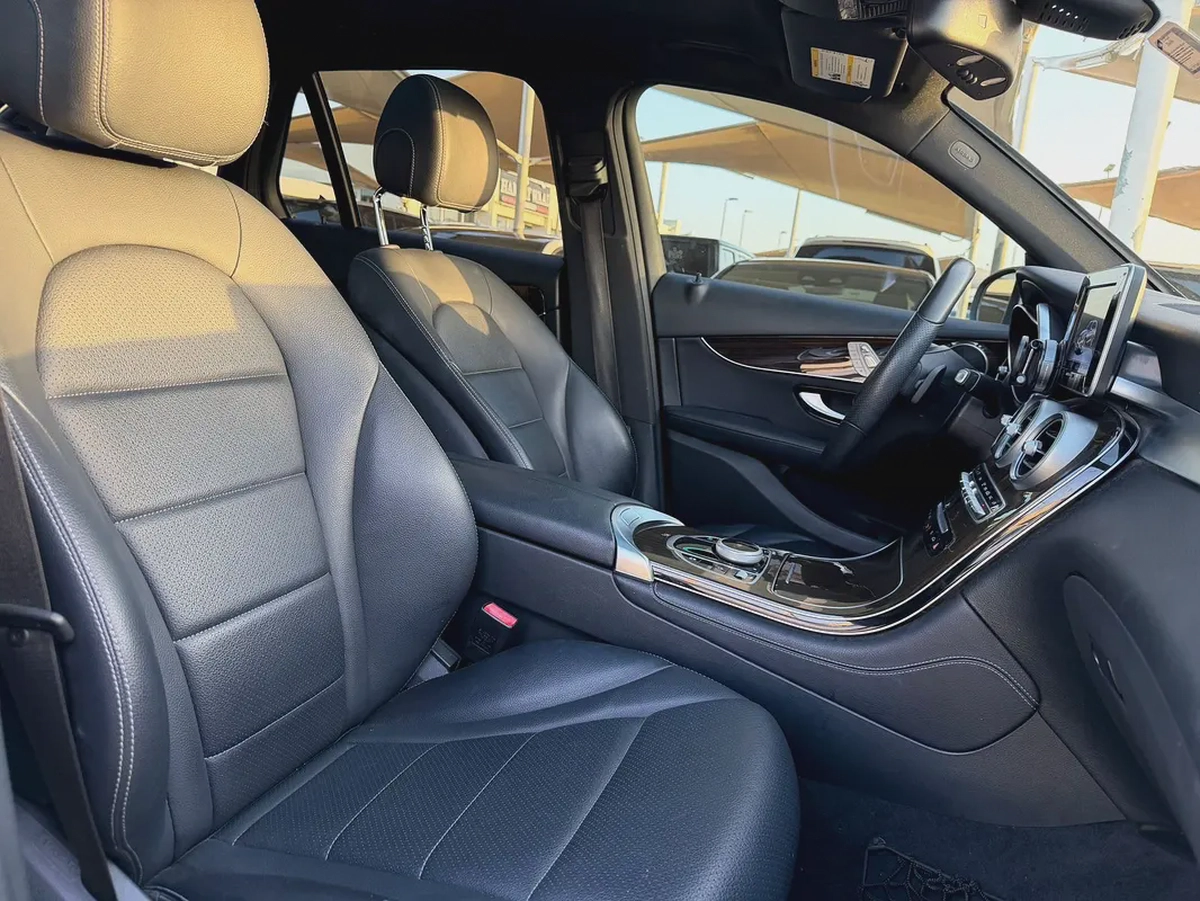 Mercedes-Benz GLC 300 4MATIC 2018 | American Specs | Pristine Condition-14-14