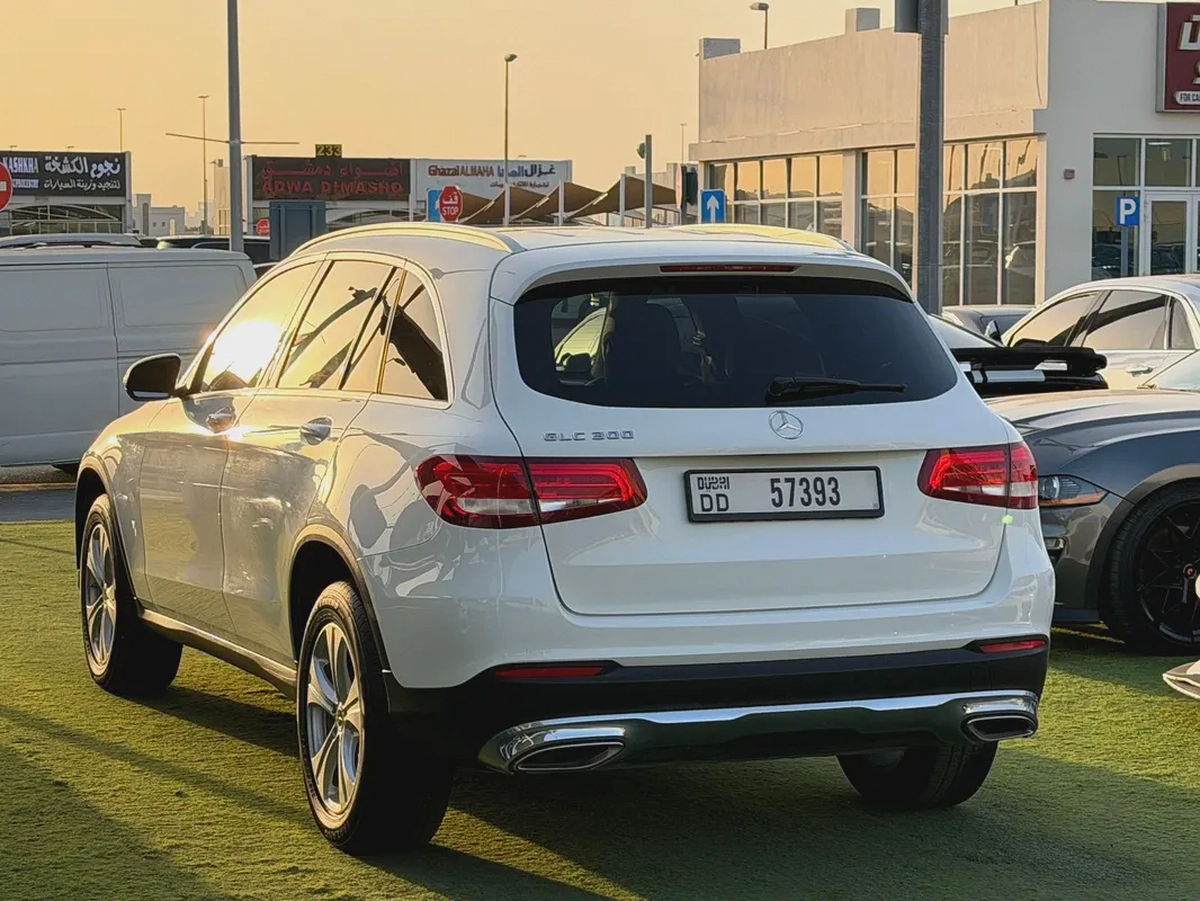Mercedes-Benz GLC 300 4MATIC 2018 | American Specs | Pristine Condition-4-4