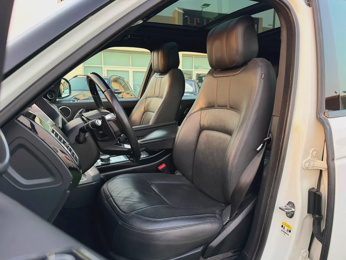(2020) RANGE ROVER VOUGE //TURBO// GCC FULL OPTION -EXCELLENT CONDITION--9-9