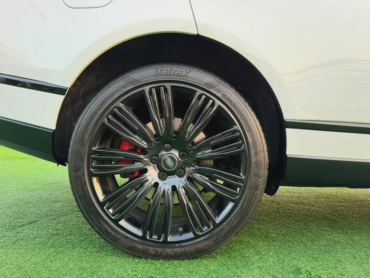 (2020) RANGE ROVER VOUGE //TURBO// GCC FULL OPTION -EXCELLENT CONDITION--18-18