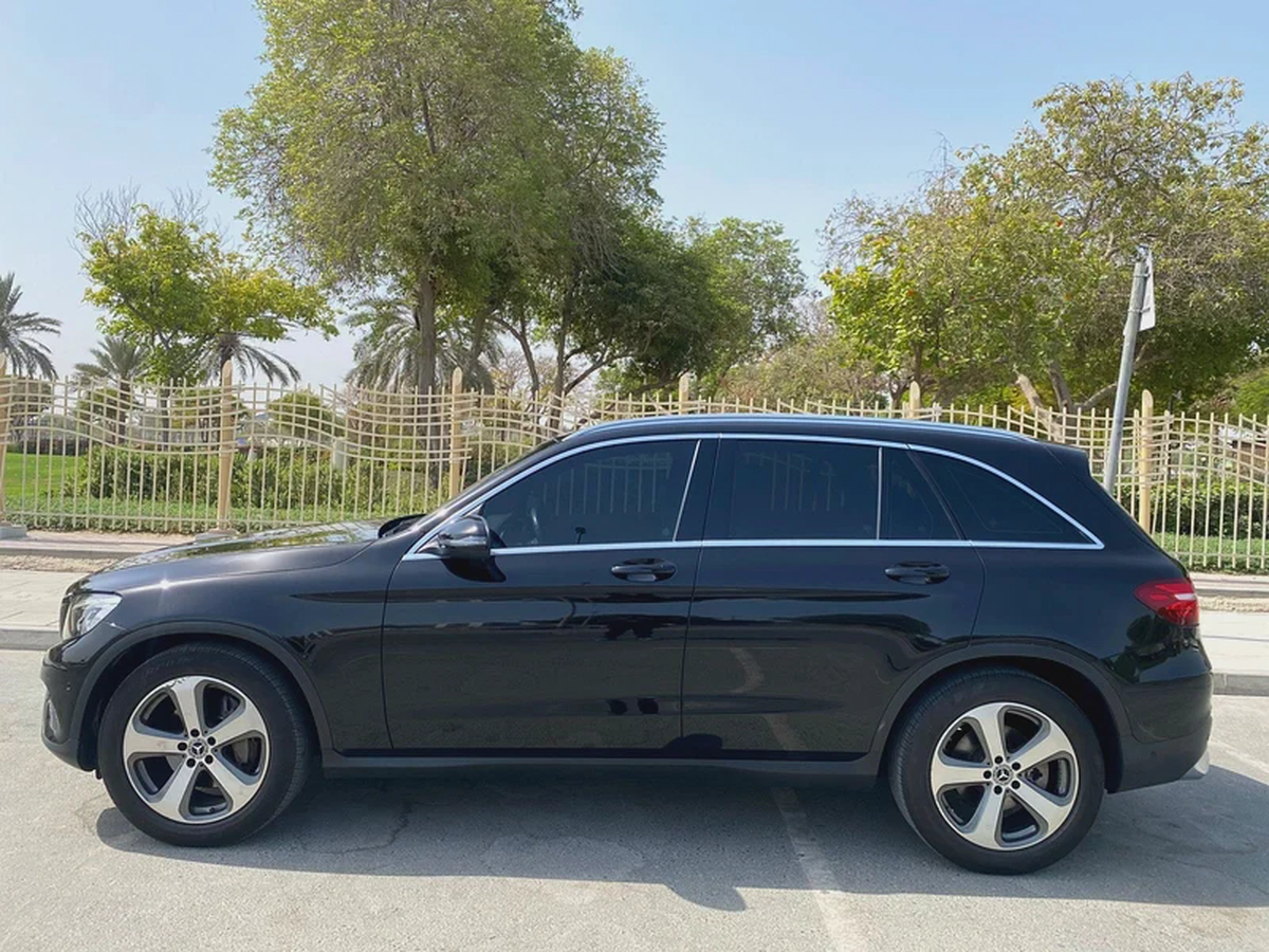 2017 MERCEDES GLC250 low mileage || accident free || single owner-3-3