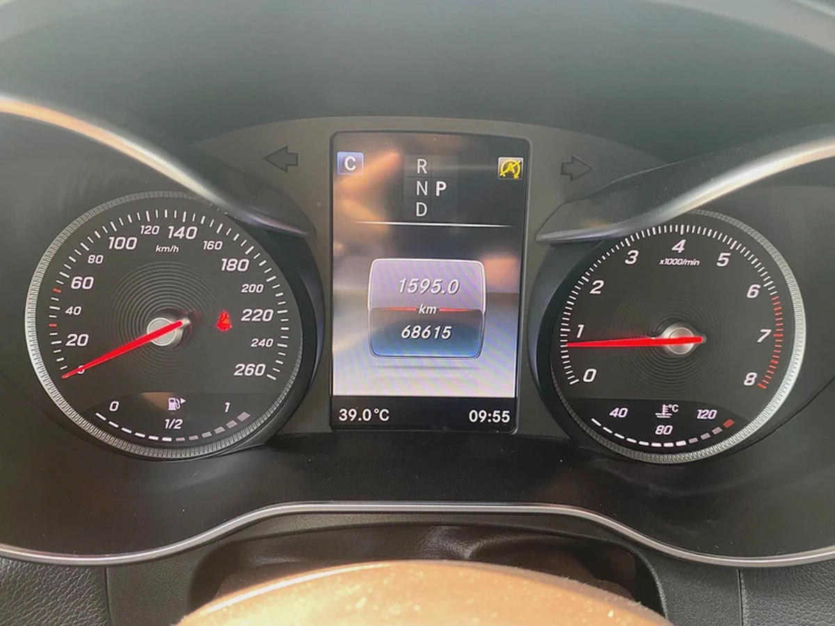 2017 MERCEDES GLC250 low mileage || accident free || single owner-11-11