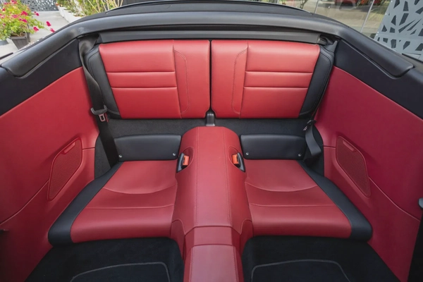 Porsche 911 Carrera 2025