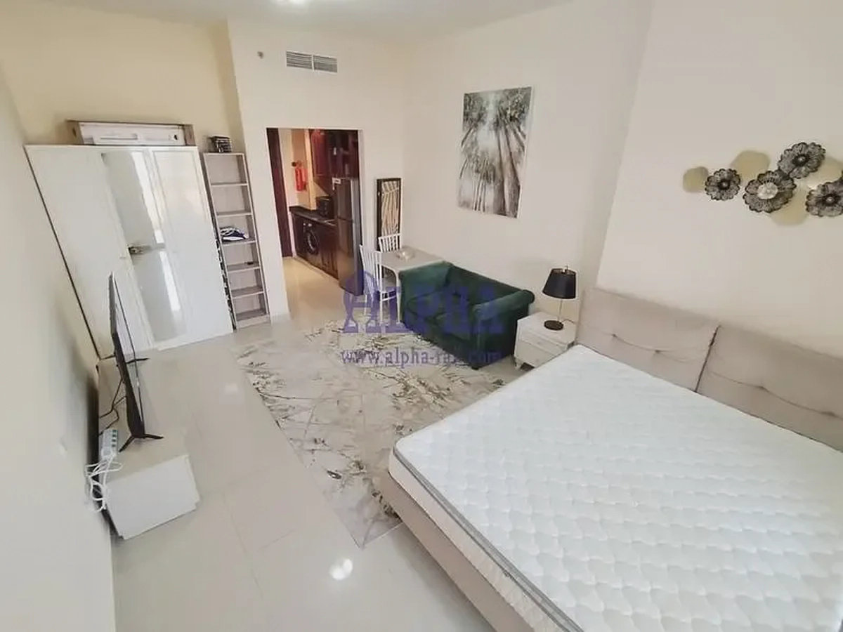 Golf View Fully Furnished Studio-4-4