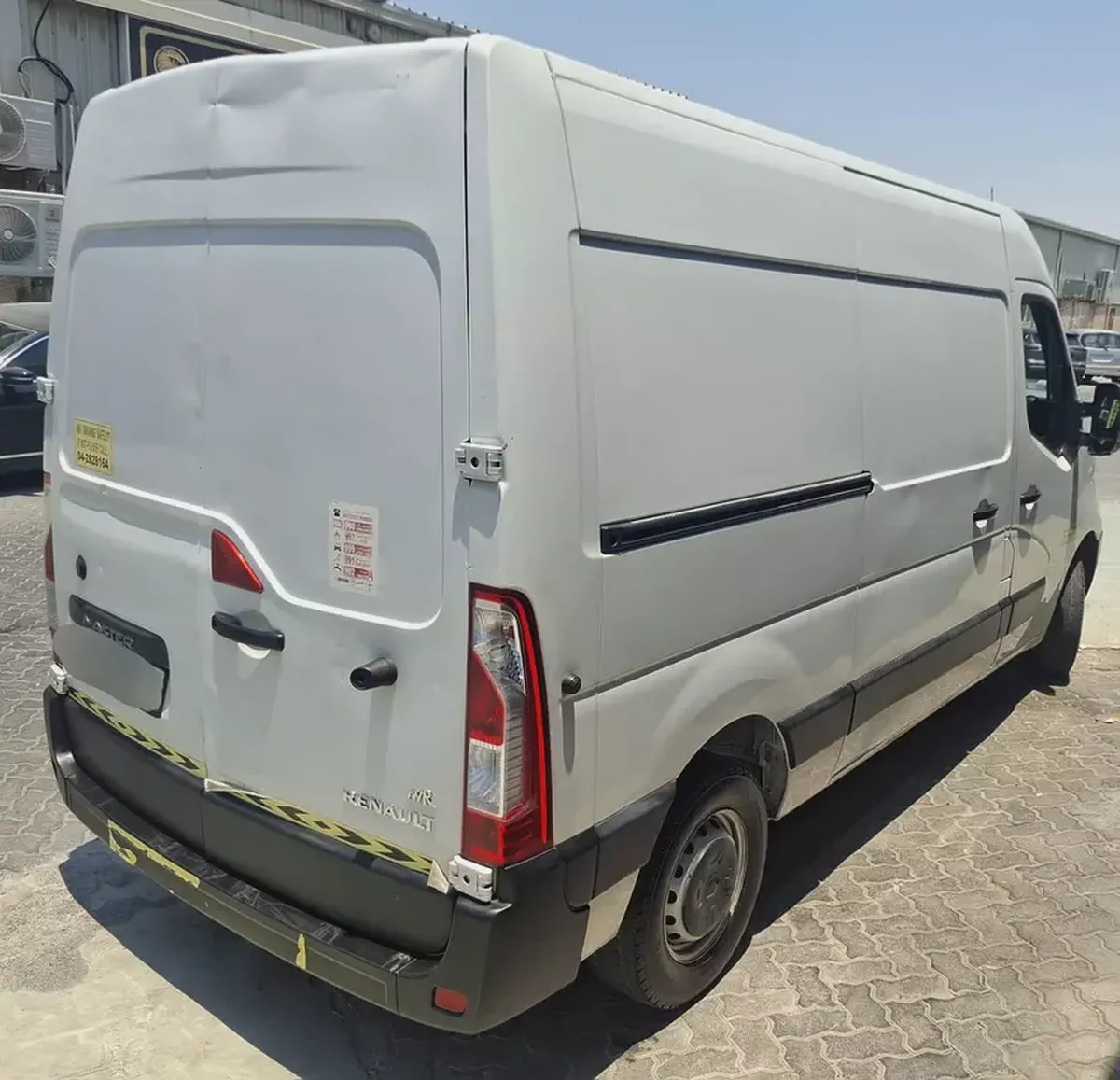 Renault Master 2020 2.3T Panel Van (L4H3) GCC Specs - Excellent Condition-1-1