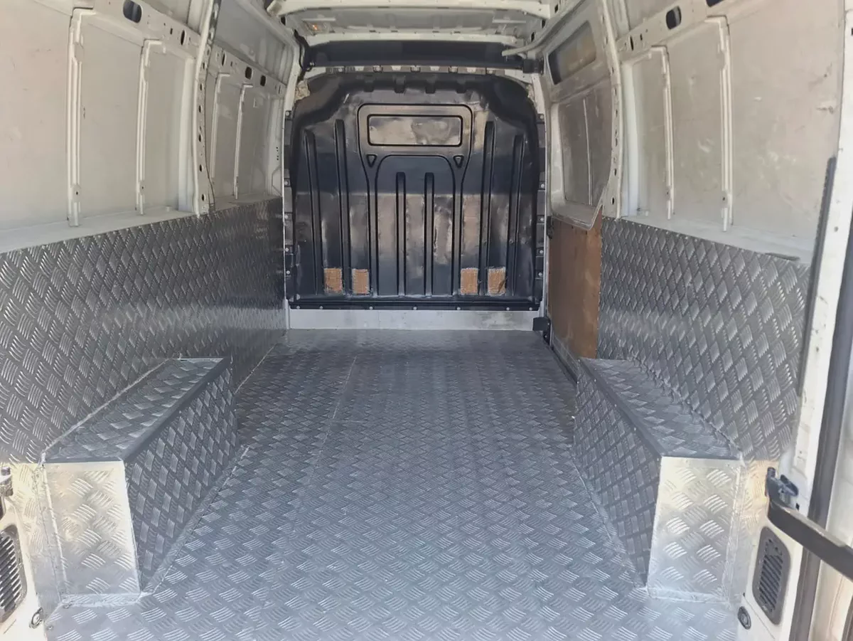 Renault Master 2020 2.3T Panel Van (L4H3) GCC Specs - Excellent Condition-4-4