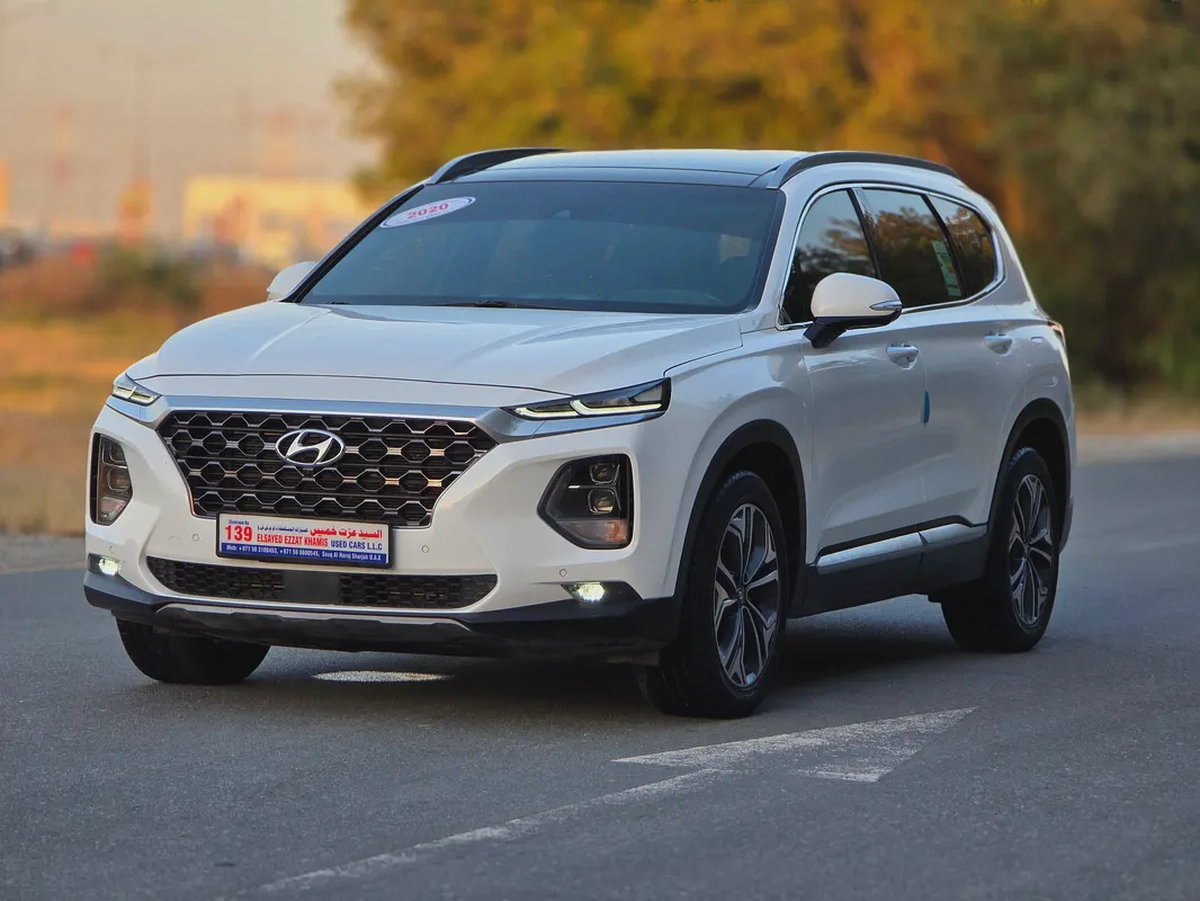 Hyundai Santa Fe 2020 Premium Plus | GCC Specs | Low Mileage | Pristine Condition-2-2