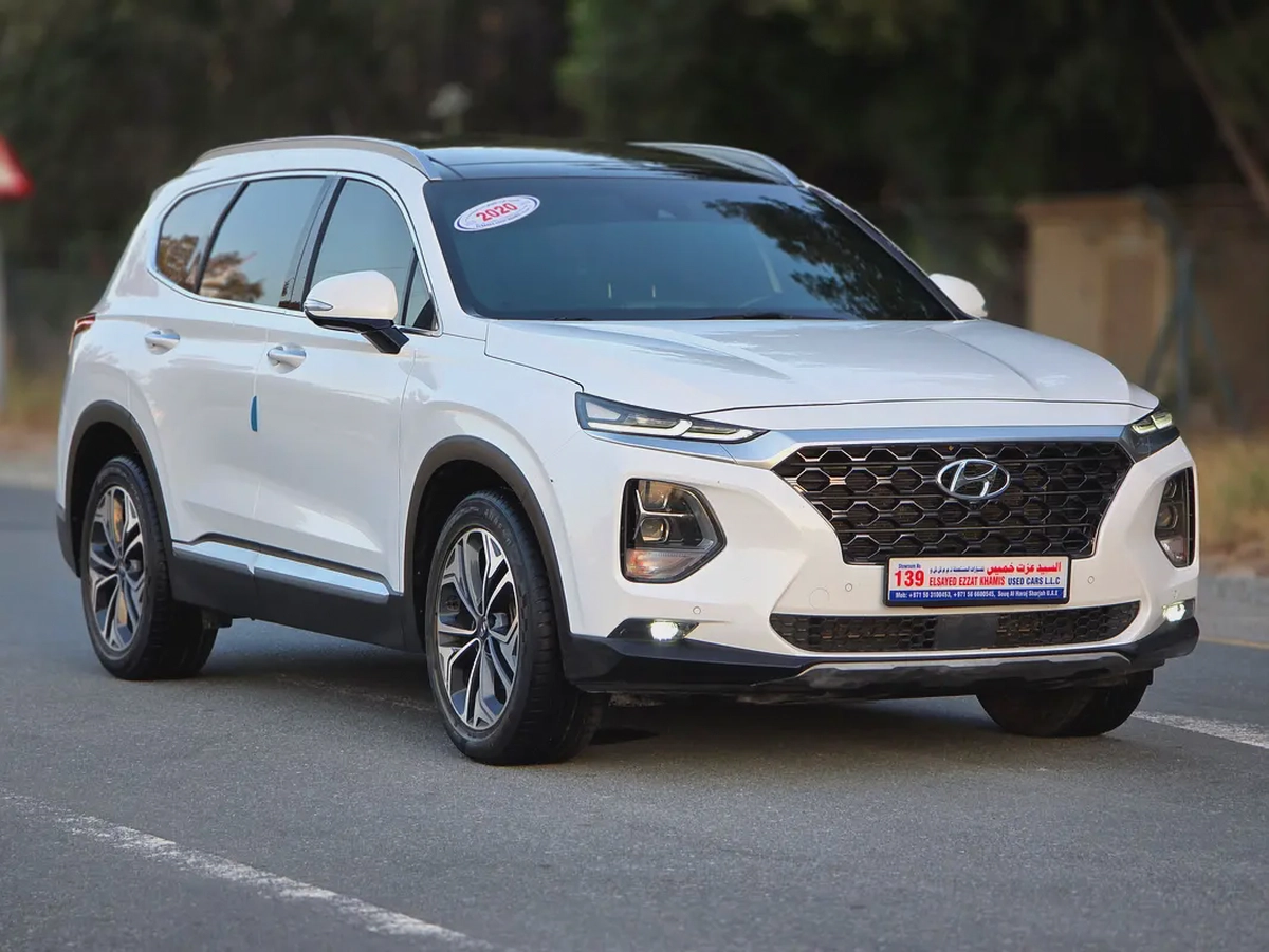 Hyundai Santa Fe 2020 Premium Plus | GCC Specs | Low Mileage | Pristine Condition-4-4