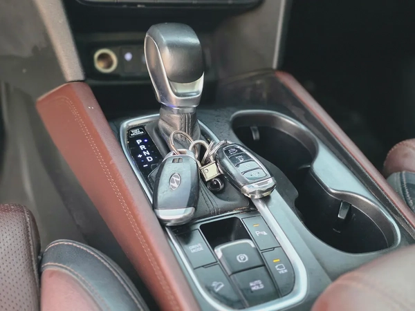 Hyundai Santa Fe 2020 Premium Plus | GCC Specs | Low Mileage | Pristine Condition