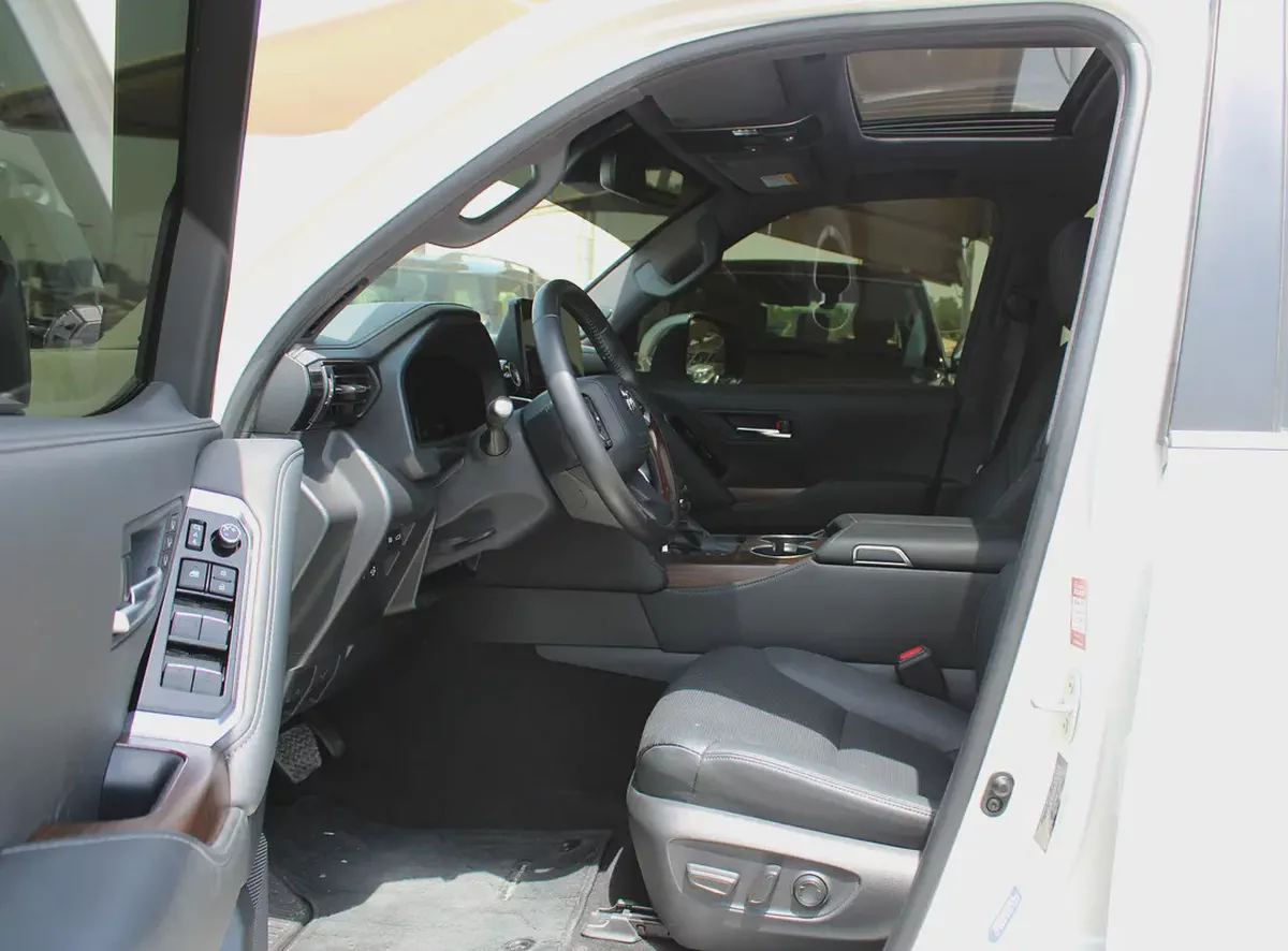 Toyota Land Cruiser VXR 2025 | GCC  Orginal piant-7-7