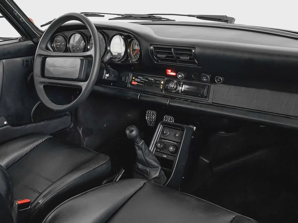 CASH ONLY: 629,000 AED | 1988 Porsche 911 Turbo 930 / Perfect Condition / Fully Restored