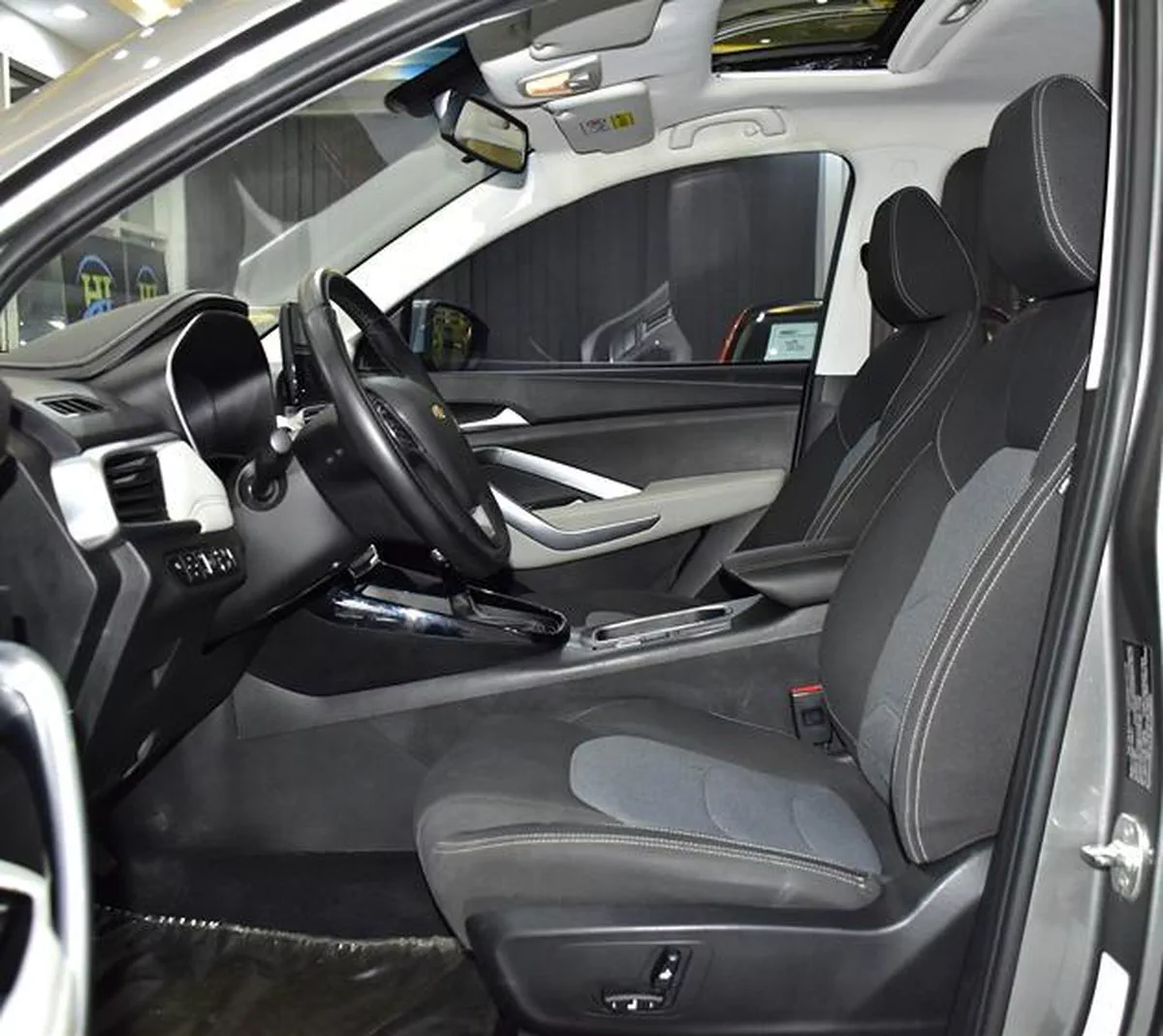Chevrolet Captiva Premier ( 2023 Model ) in Grey Color GCC Specs-9-9