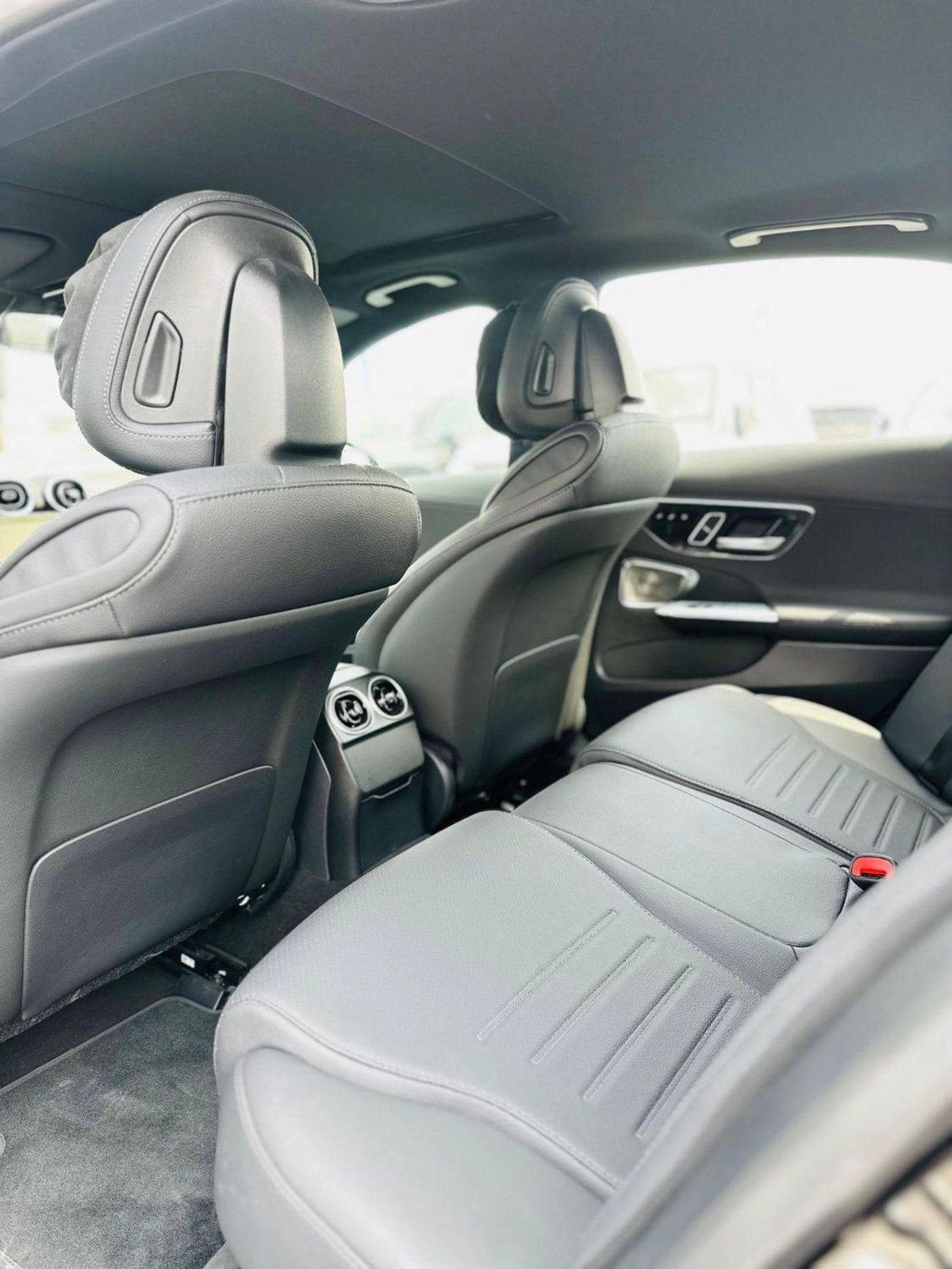 Mercedes-Benz C 200 AMG-5-5