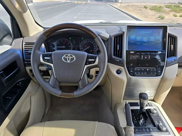 Toyota Land Cruiser GXR V6 Grand Touring 2019 GCC Specs