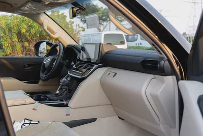 LAND CRUISER GXR | LC300 | 2026 | GCC | 4WD | V6 3.5L | 1 electric chair | Petrol | 7 seat |-15