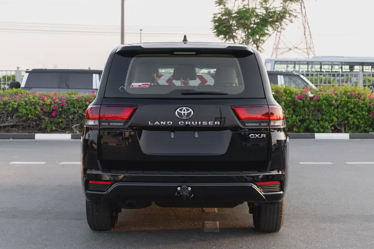 LAND CRUISER GXR | LC300 | 2026 | GCC | 4WD | V6 3.5L | 1 electric chair | Petrol | 7 seat |-4-4