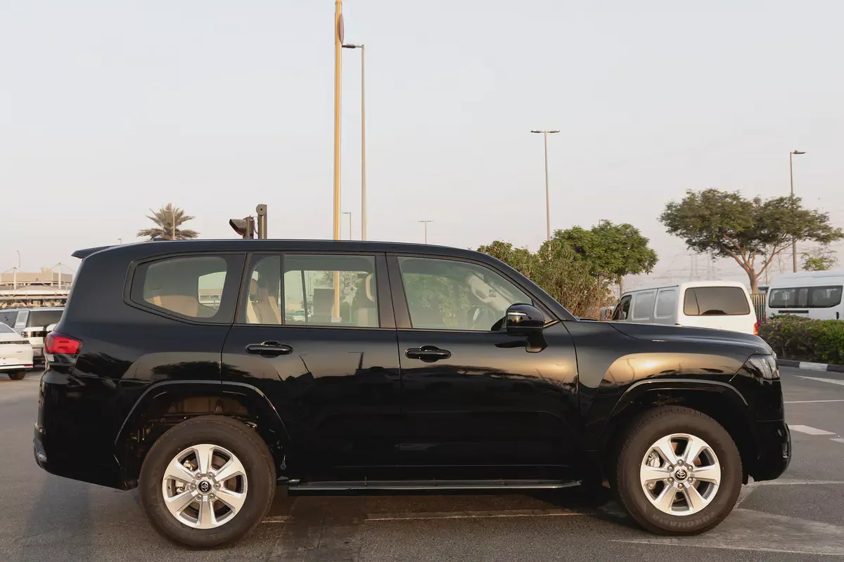 LAND CRUISER GXR | LC300 | 2026 | GCC | 4WD | V6 3.5L | 1 electric chair | Petrol | 7 seat |-6-6