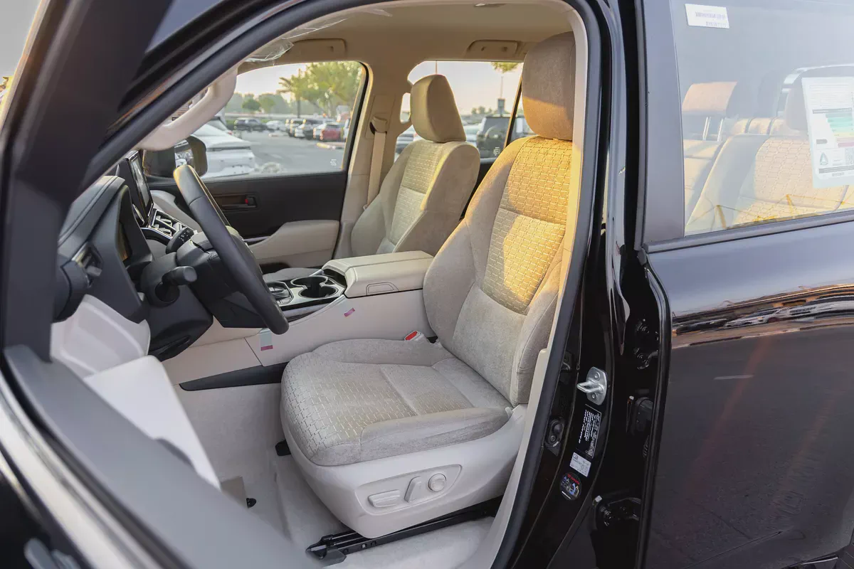 LAND CRUISER GXR | LC300 | 2026 | GCC | 4WD | V6 3.5L | 1 electric chair | Petrol | 7 seat |-8-8
