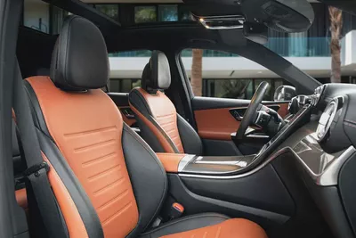 4,113 P.M |  GLC 200 Premium Plus | 0% Downpayment | Mercedes Warranty!-10