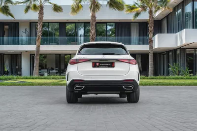 4,113 P.M |  GLC 200 Premium Plus | 0% Downpayment | Mercedes Warranty!-4