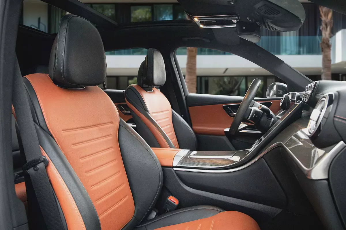 4,113 P.M |  GLC 200 Premium Plus | 0% Downpayment | Mercedes Warranty!-10-10