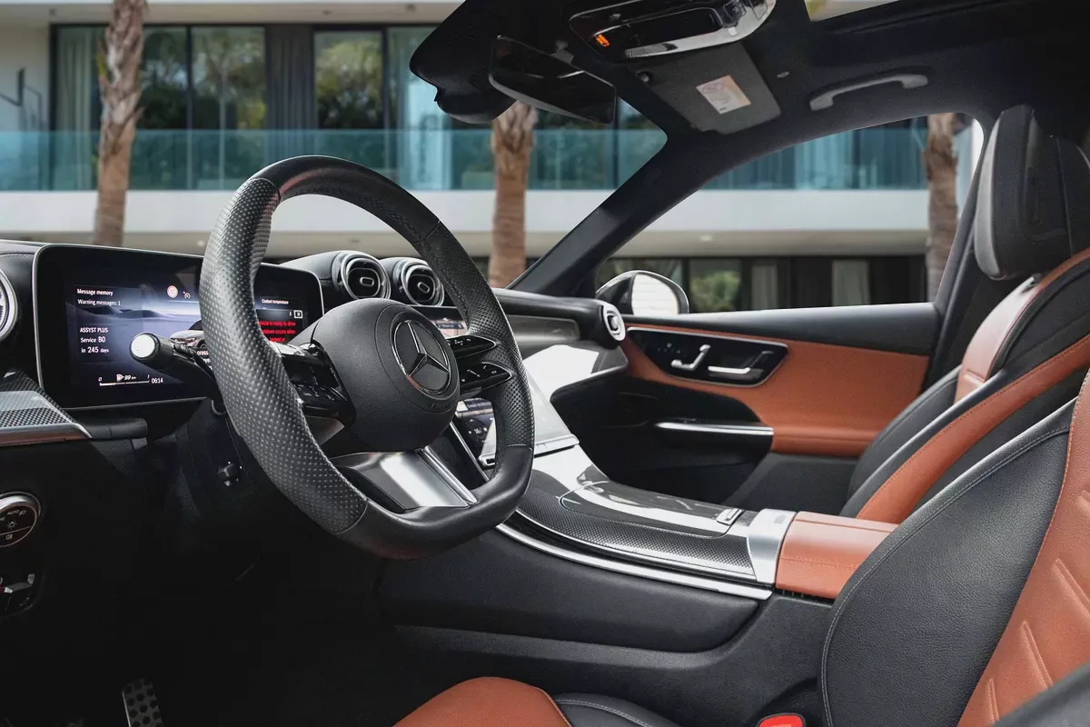 4,113 P.M |  GLC 200 Premium Plus | 0% Downpayment | Mercedes Warranty!-8-8
