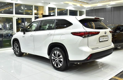 Toyota Highlander Hybrid GLE ( 2023 Model ) in White Color GCC Specs-14