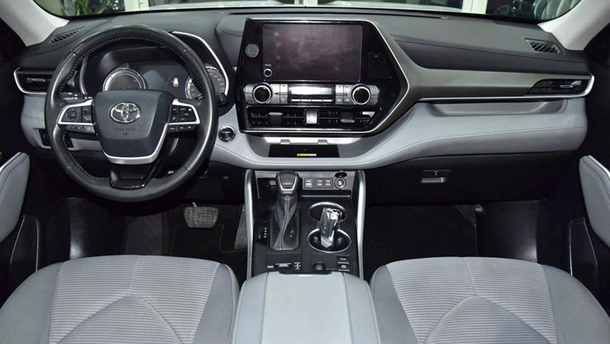 Toyota Highlander Hybrid GLE ( 2023 Model ) in White Color GCC Specs-9-9