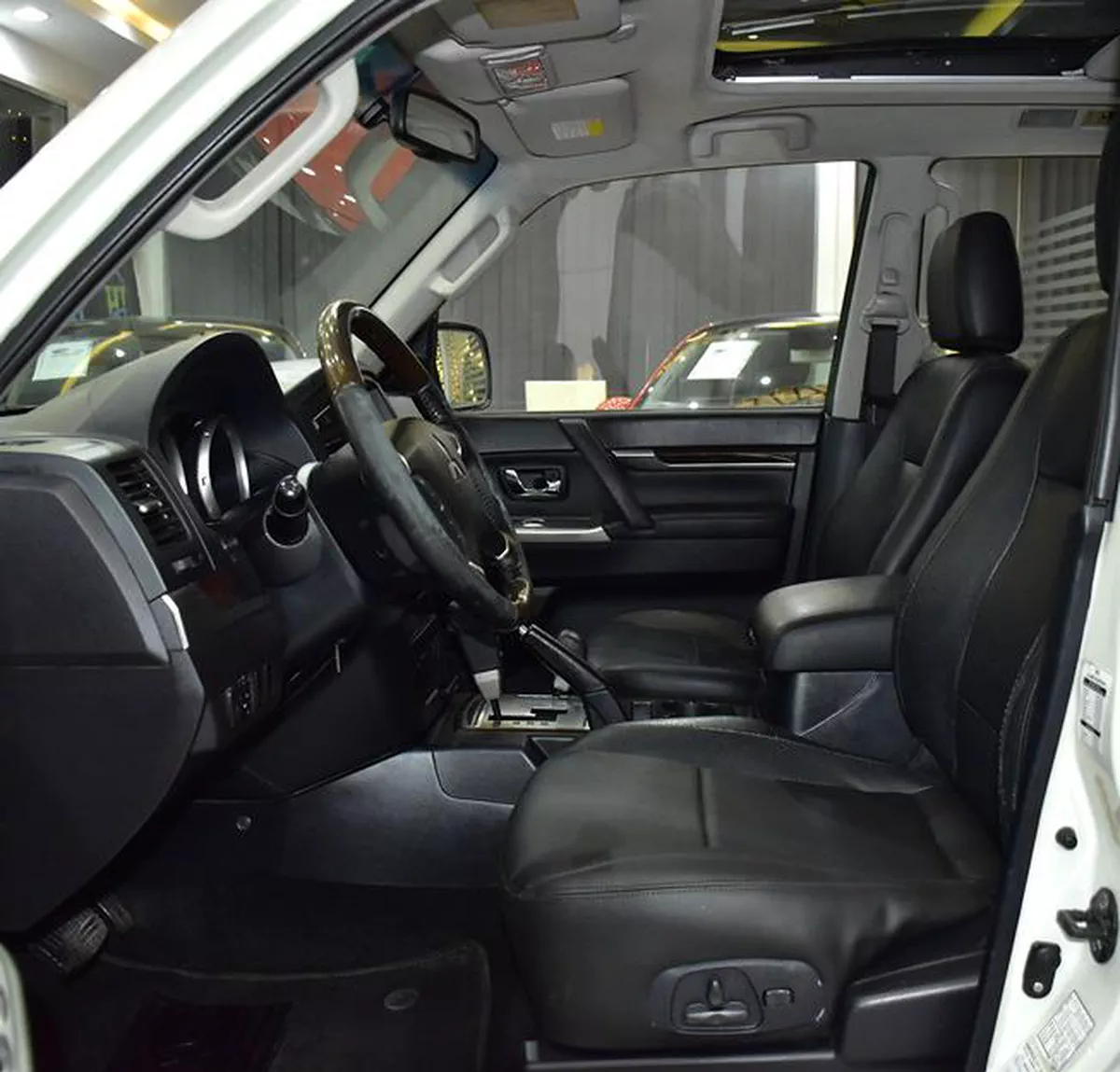 Mitsubishi Pajero GLS Di-D ( 2012 Model ) in White Color GCC Specs-11-11
