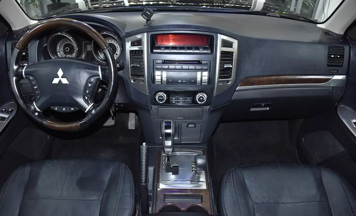Mitsubishi Pajero GLS Di-D ( 2012 Model ) in White Color GCC Specs-9-9