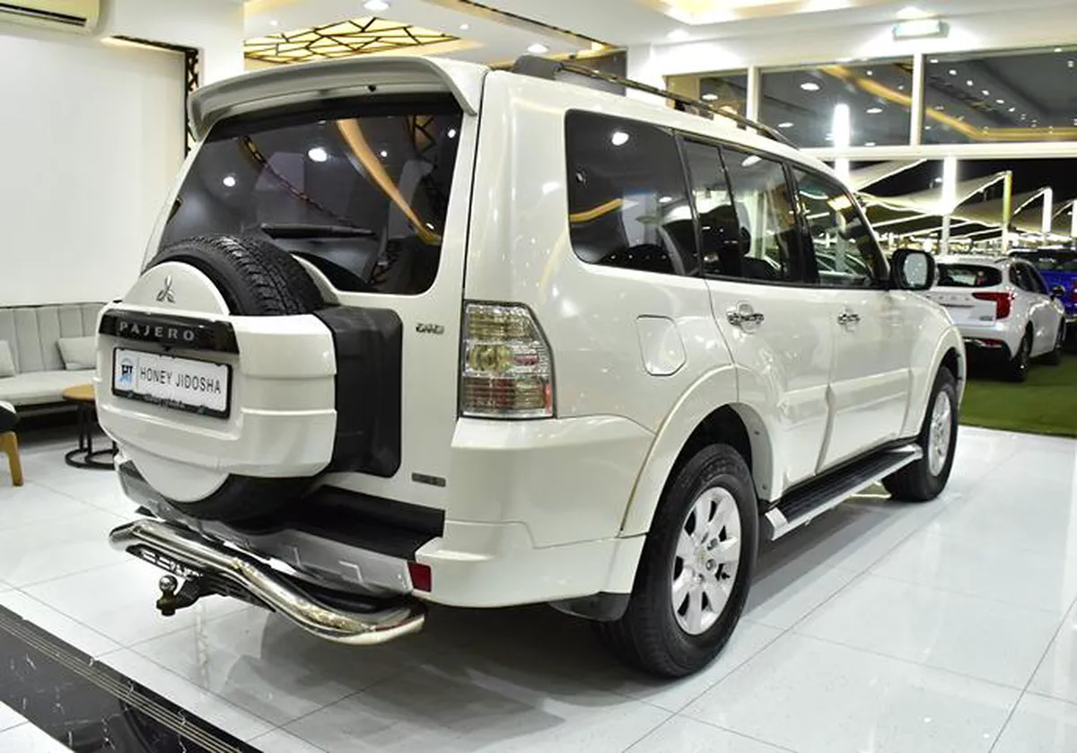 Mitsubishi Pajero GLS Di-D ( 2012 Model ) in White Color GCC Specs-6-6