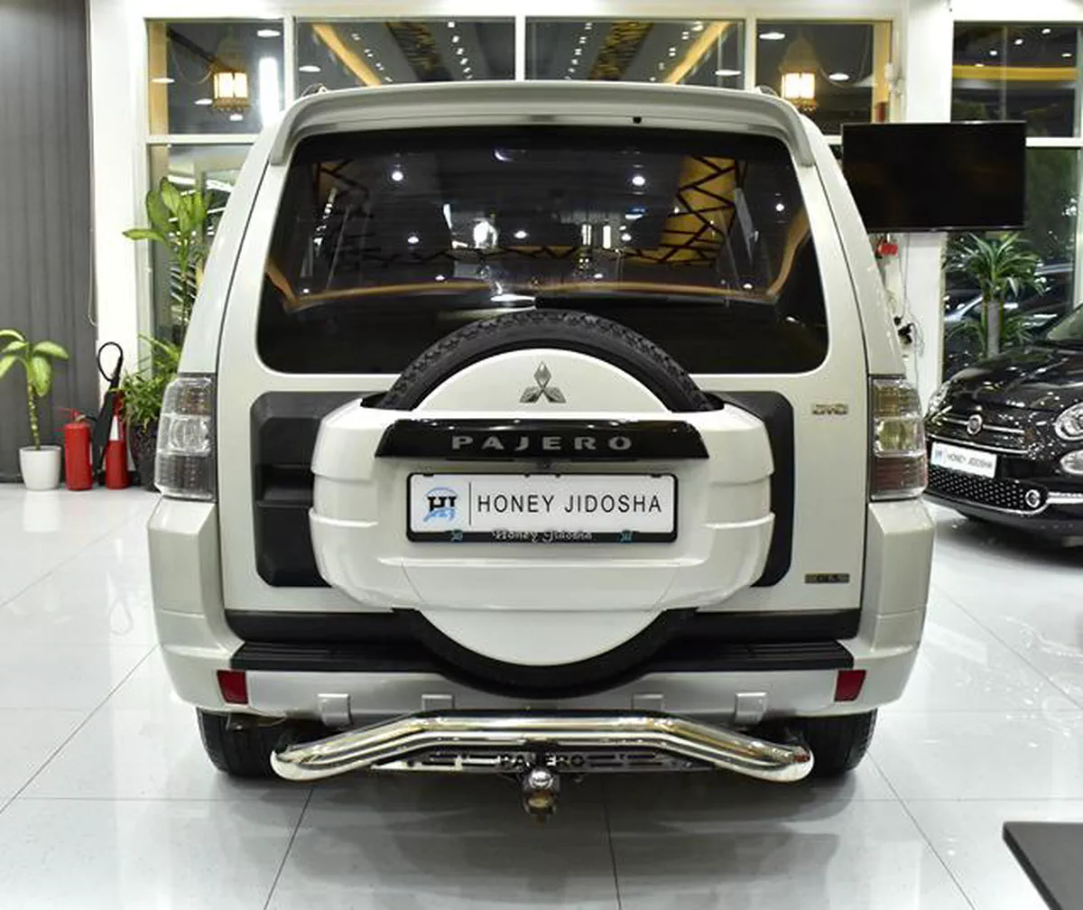 Mitsubishi Pajero GLS Di-D ( 2012 Model ) in White Color GCC Specs-2-2