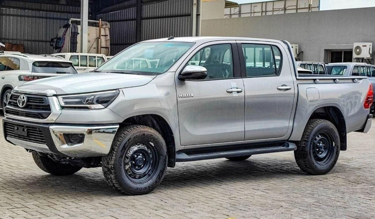 Toyota Hilux SGLX HILUX 2.4L SR5  MT DIESEL 2024