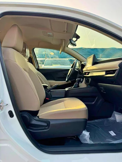 Toyota Yaris E  STANDRAD OPTION || 1.5L PETROL V4 | FABRIC SEATS | DVD | REAR PARKING SENSOR (CODE # YREO)-8