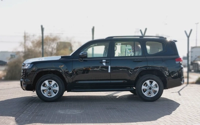 Toyota Land Cruiser GXR 3.5L petrol 2026 with sunroof and 360 camera-2