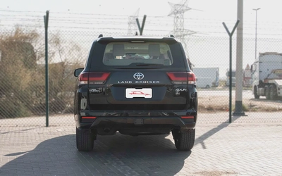 Toyota Land Cruiser GXR 3.5L petrol 2026 with sunroof and 360 camera-4