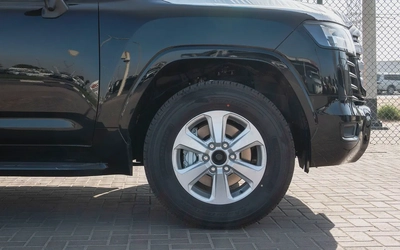 Toyota Land Cruiser GXR 3.5L petrol 2026 with sunroof and 360 camera-5