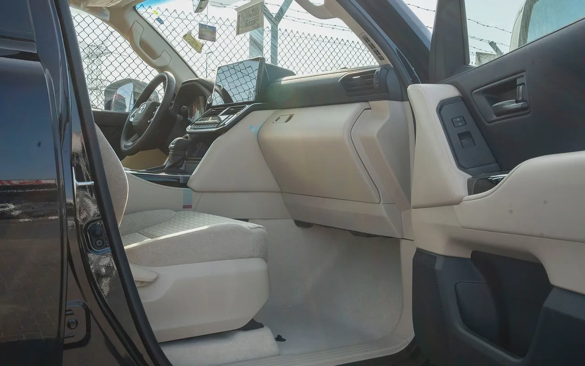 Toyota Land Cruiser GXR 3.5L petrol 2026 with sunroof and 360 camera-11-11