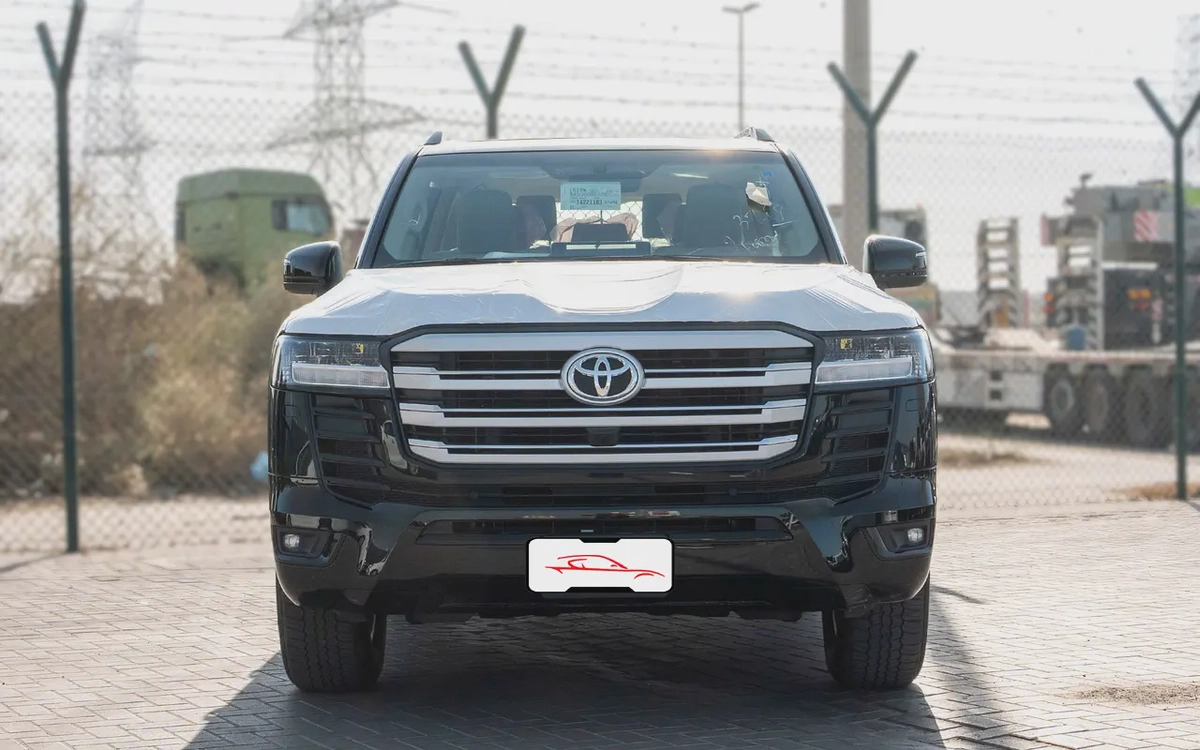Toyota Land Cruiser GXR 3.5L petrol 2026 with sunroof and 360 camera-3-3