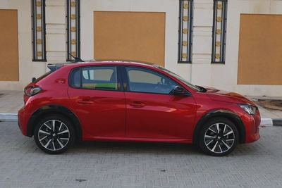 -Peugeot 208-GT-2023-53000km-GCC SPECS-UNDER WARRANTY-EXCELLENT CONDITION-4